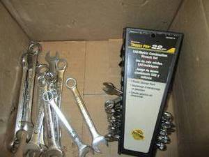 lot 41 image: trades pro 22pc saemetric combinat...