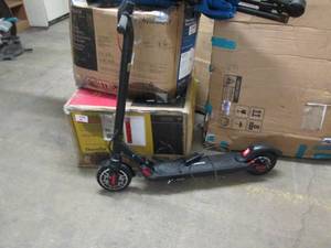 lot 68 image: microgo electric scooter with charg...