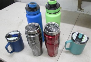 lot 226 image: lot of 2 thermoss 2 insulated coff...