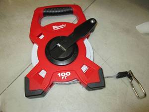 lot 233 image: milwaukee 100ft tape ...