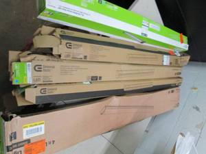 lot 254 image: 5 led lights all open box ...