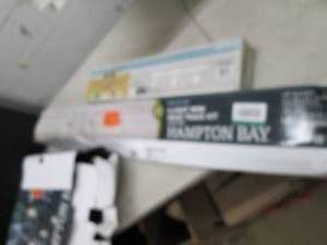lot 256 image: lot of 3 diffrent lights ...