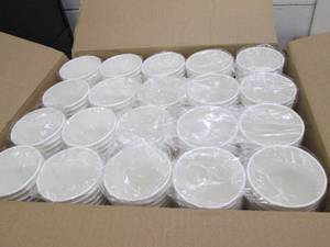 lot 267 image: case of 1000 22oz cups ...