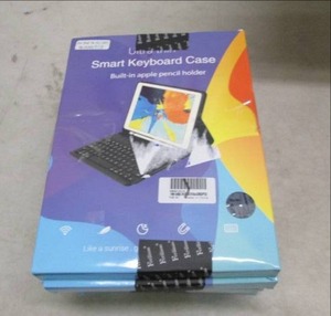 lot 280 image: 6 smart keyboard cases and 3 covers...