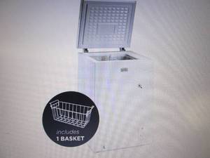 Black & Decker 3.5 Cu. Ft. Chest Fr...