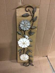 38 x 10 Wood and Metal Floral Over the Door Wall Decor -&nbspCustomer Returns See Pictures&nbsp