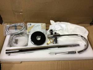 AKDY 1-Handle Freestanding Floor Mount Roman Tub Faucet Bathtub Filler with Hand Shower in Chrome&nbsp&nbsp&nbspCustomer Returns See Pictures