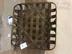 24 in. L Tobacco Wicker Basket&nbsp&nbspCustomer Returns See Pictures