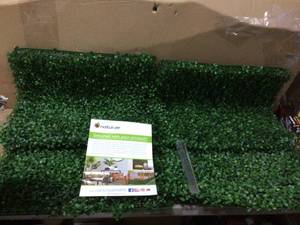 20 in. x 20 in. Boxwood Foliage IndoorOutdoor Panels (4-Pack)&nbsp&nbspCustomer Returns See Pictures