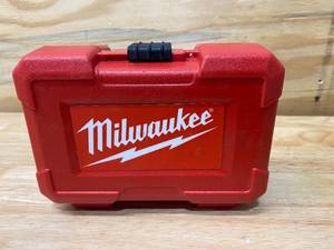 lot 34 image: MILWAUKEE Hole Dozer General Purpose Bi-Metal Hole Saw Set (9-Piece)