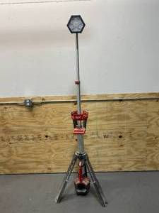 lot 35 image: MILWAUKEE M18 18-Volt Lithium-Ion Cordless Rocket Dual Power Tower Light (Tool-Only)