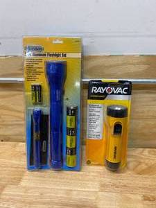 lot 68 image: Flashlights