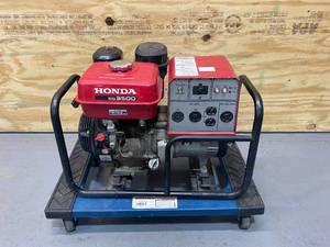 lot 13 image: HONDA EG3500 Generator