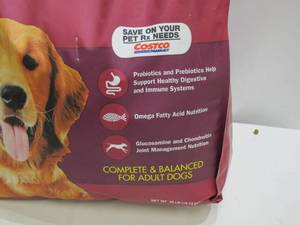 lot 579 image: Kirkland Signature Super Premium Adult Dog Food - 40 LBS - Chicken, Rice, and Vegetable Formula