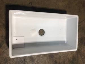 lot 29 image: SINKOLOGY Bradstreet II Farmhouse Apron-Front Fireclay 33 in. Single Bowl Kitchen Sink in Crisp White (good condition) review pictures