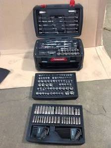 lot 32 image: Mechanics Tool Set (review pictures)