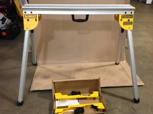 lot 33 image: DEWALT 15.4 lbs. Heavy Duty Work Stand with 1000 lbs. Capacity (GOOD CONDITION) REVIEW PICTURES