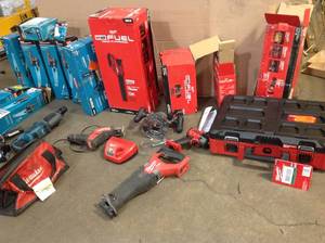 lot 39 image: Mix Lot of Milwaukee & Makita Hand Tools (customer returns) review pictures