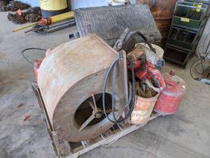 lot 929 image: PALLET LOT - Jonsereds Gas Saw (Pulls over), Large Blower, Plastic Storage Box, Fuel Cans and More - NO SHIPPING