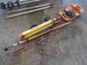 lot 933 image: David White Scope, Tripod and More - NO SHIPPING