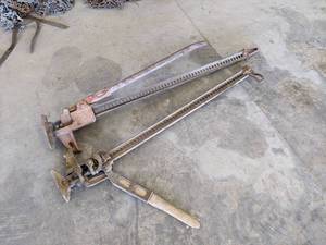 lot 938 image: Lot of (2) Handyman Jacks - Each stands about 48 tall - NO SHIPPING