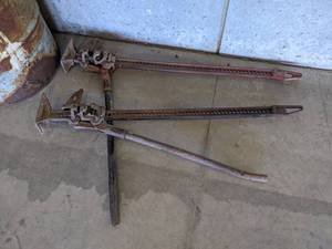 lot 939 image: Lot of (2) Handyman Jacks - Each stands about 48 tall - NO SHIPPING