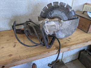 lot 963 image: 12 Electric Cutting Saw - Tested and Runs - NO SHIPPING
