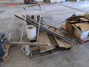 lot 969 image: PALLET LOT - Concrete Floats, Trowels and More - NO SHIPPING
