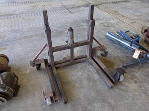 lot 979 image: Heavy Duty Tire Changing Jack - NO SHIPPING