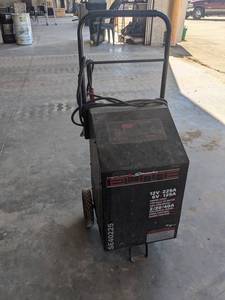 lot 997 image: Schumacher Elite Battery Charger 12V 225A or 6V 125A - NO SHIPPING