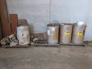 lot 1000 image: Large Lot of 34 and 1 Bent Anchors - All contents on 3 Pallets - NO SHIPPING