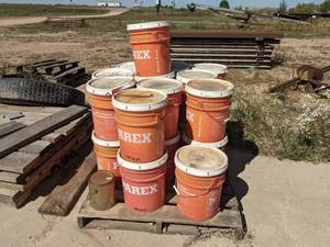 lot 895 image: PALLET LOT - (22) 5 Gallon Buckets of PAREX Fine Sand - Unknown Condition - NO SHIPPING