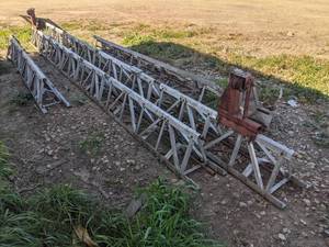 lot 881 image: Lot of (4) Sections of Truss Screed - Includes 20, 18, 10 and 9 - NO SHIPPING