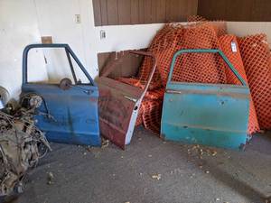 lot 858 image: Lot of (3) Chevrolet Truck Doors - NO SHIPPING