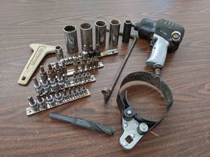 lot 731 image: Lot of Torx Socket Bits, 12 Impact Gun and More - SHIPPING AVAILABLE