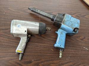 lot 765 image: Lot of (2) 34 Drive Pneumatic Impact Guns - Untested - SHIPPING AVAILABLE