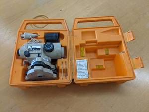lot 811 image: Berger G5 Auto Level - SHIPPING AVAILABLE
