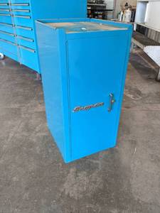 lot 819 image: Side Hanging Tool Box w 3 Drawers and Door - Measures about 16 wide x 18 deep x 32 tall - NO SHIPPING