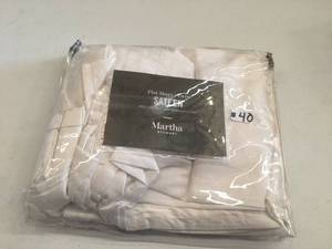 lot 40 image: Brand New Martha Stewart Collection Open Stock Solid Cotton 400 Thread Count Twin Size Flat Sheet