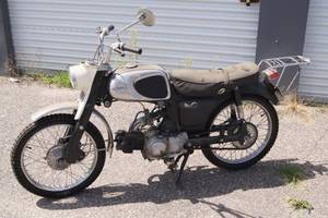 Late 1960s Honda 90 Motorcycle for Parts