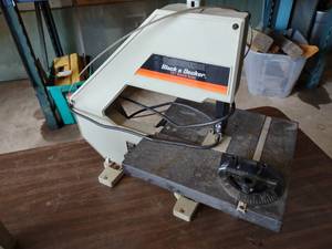 lot 108 image: Black & Decker 12 Wood Bandsaw...