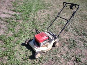 lot 10 image: MTD 21 Self Propelled Mower...