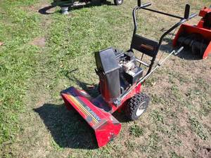 lot 16 image: Murray 522 Snow Blower, Electric St...