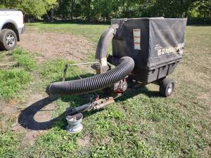 lot 6 image: Brinly LVS-33 PolyVac System Leaf V...