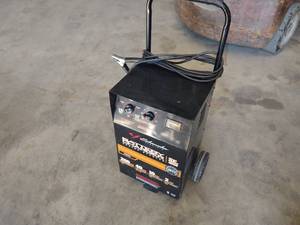 lot 22 image: Schumacher 200 Amp Battery Charger...