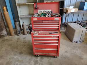 lot 37 image: Tool Chest with Tools...