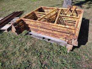 lot 42 image: (10) Scaffold End Frames, 62 x 60...