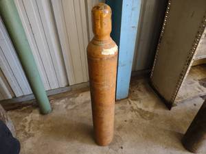 lot 115 image: Airco Oxygen Bottle...