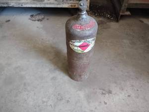 lot 119 image: Acetylene Bottle...