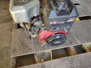 lot 141 image: Briggs & Stratton IC206 Engine...